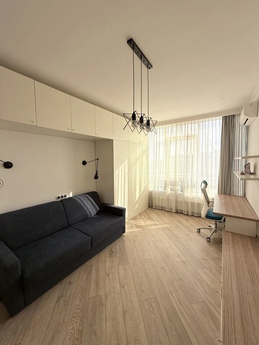 For rent at 9 Zhemchuzhina on French boulevard Dvukhkomnatnaya 100