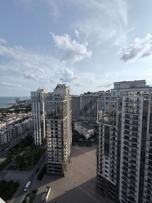 For rent at 9 Zhemchuzhina on French boulevard Dvukhkomnatnaya 100
