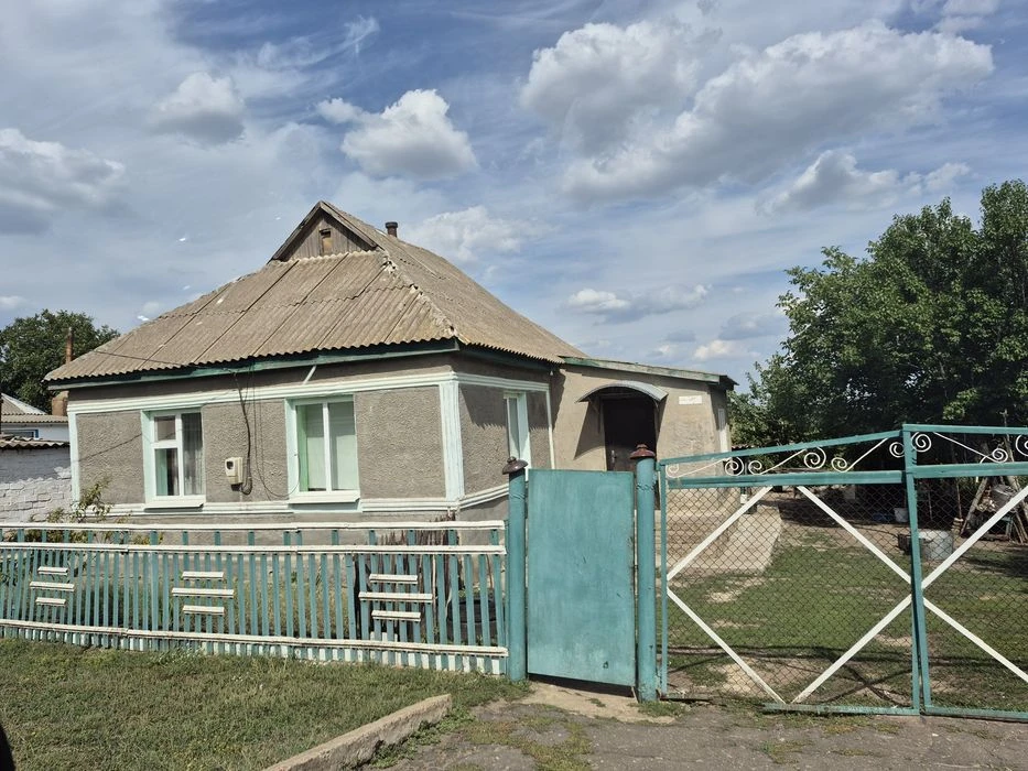 Продаж будинку в селі