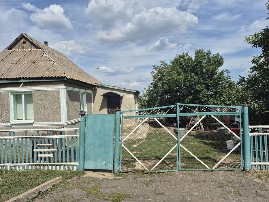 Продаж будинку в селі
