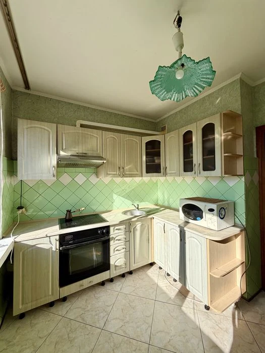 Продам 3к квартиру , Доброхотова,1 , 72 кв, Житомирська,Акад