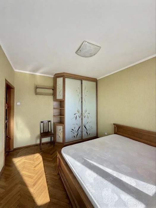 Продам 3к квартиру , Доброхотова,1 , 72 кв, Житомирська,Акад