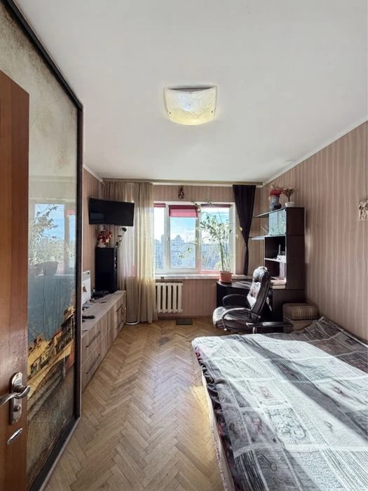 Продам 3к квартиру , Доброхотова,1 , 72 кв, Житомирська,Акад
