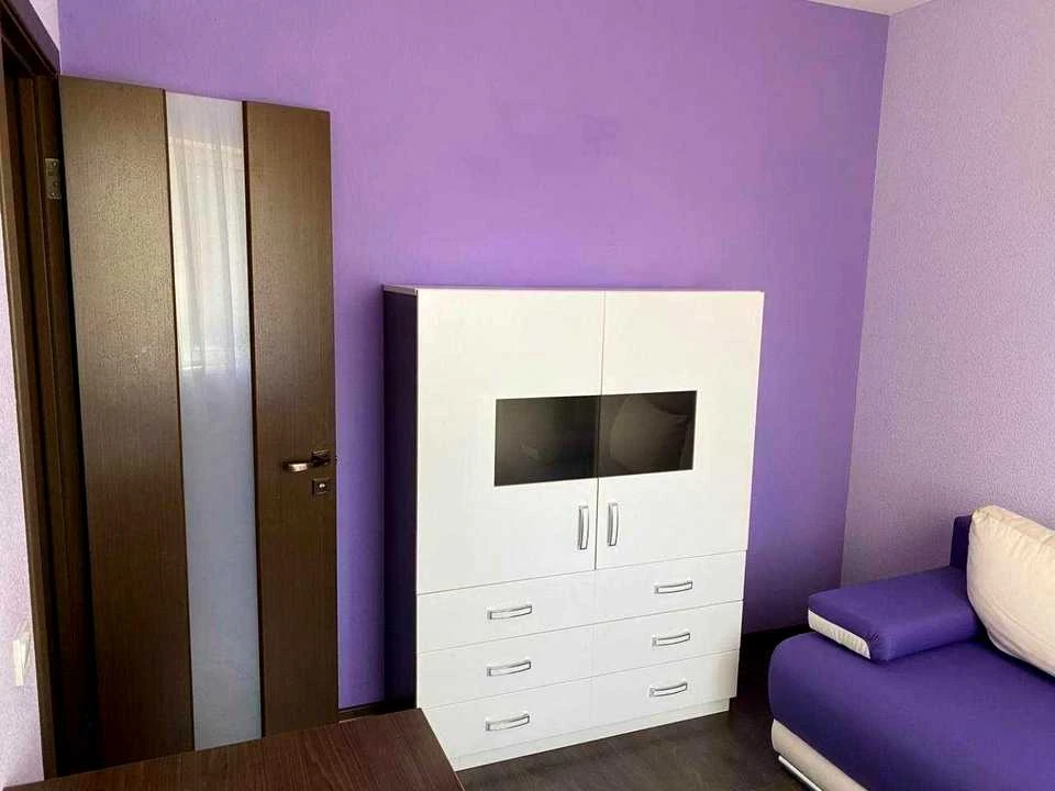 Будинок. Київ, Богатирська вул.