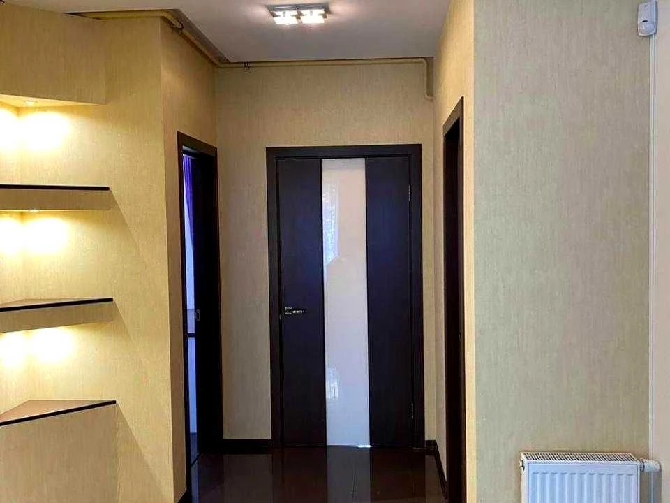 Будинок. Київ, Богатирська вул.