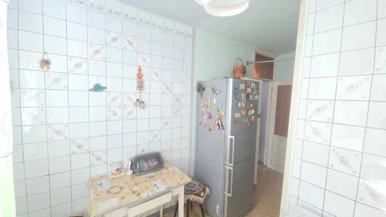 Продам 2 комн квартиру 45 м2 Комфортный 4 эт из 9 ти рядом с