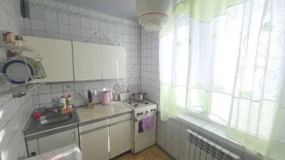 Продам 2 комн квартиру 45 м2 Комфортный 4 эт из 9 ти рядом с