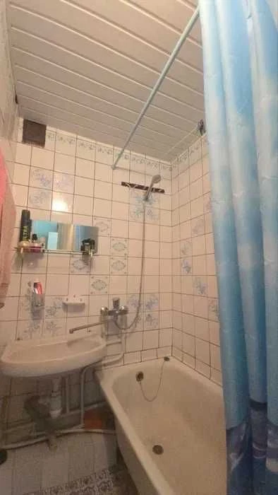 Продам 2 комн квартиру 45 м2 Комфортный 4 эт из 9 ти рядом с