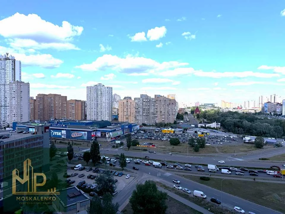 Квартира. Київ, Дніпровська набережна вул.