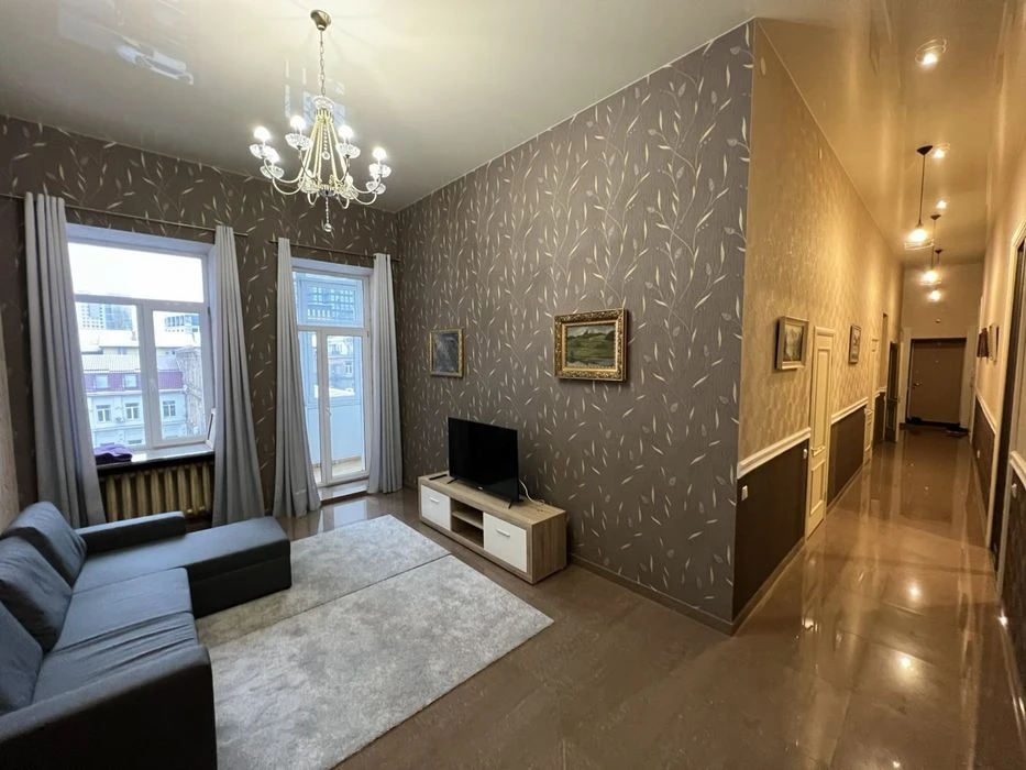 Продаж квартири метро Олімпійська