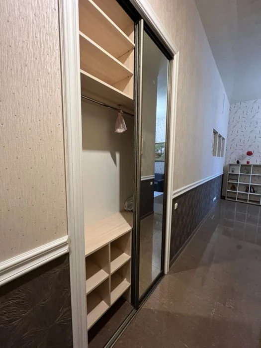 Продаж квартири метро Олімпійська