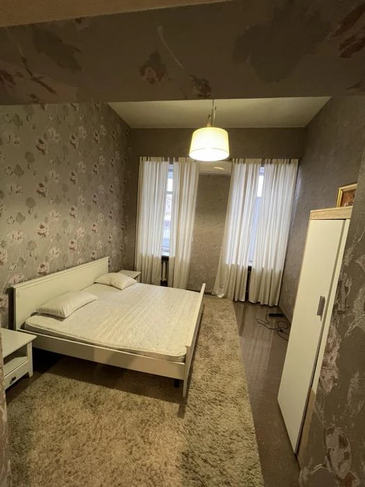 Продаж квартири метро Олімпійська