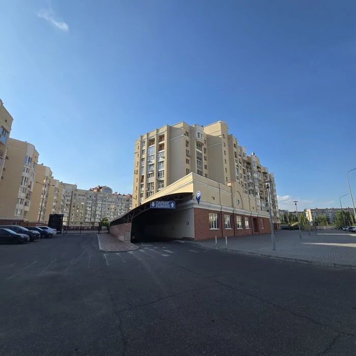 продаж паркомісце підземний паркінг  Рів' єра Намив