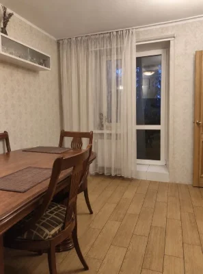 В продаже четырехкомнатная квартира недалеко от центра  с ин