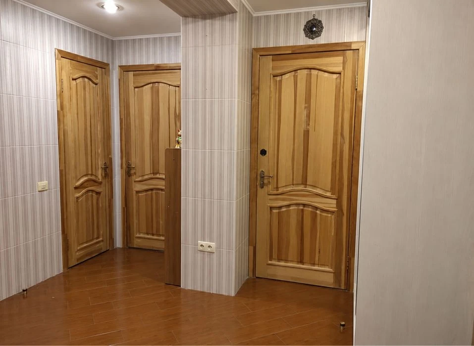 В продаже четырехкомнатная квартира недалеко от центра  с ин