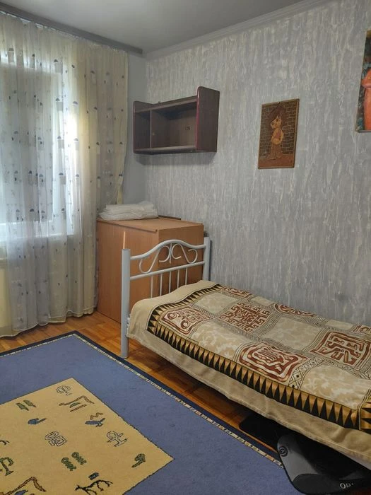 Продається 3-кімнатна квартира в м. Ужгород по вул. Легоцько
