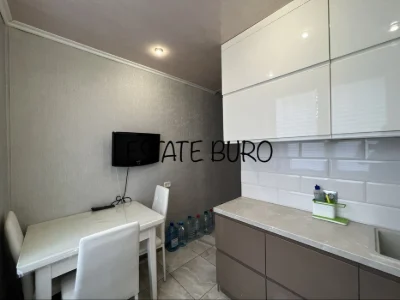 Продам 3 к. квартиру 67м2! 2 этаж /12 Полная комплектация! М