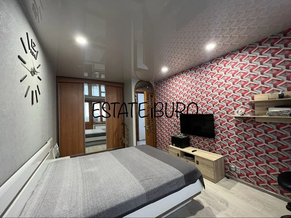 Продам 3 к. квартиру 67м2! 2 этаж /12 Полная комплектация! М
