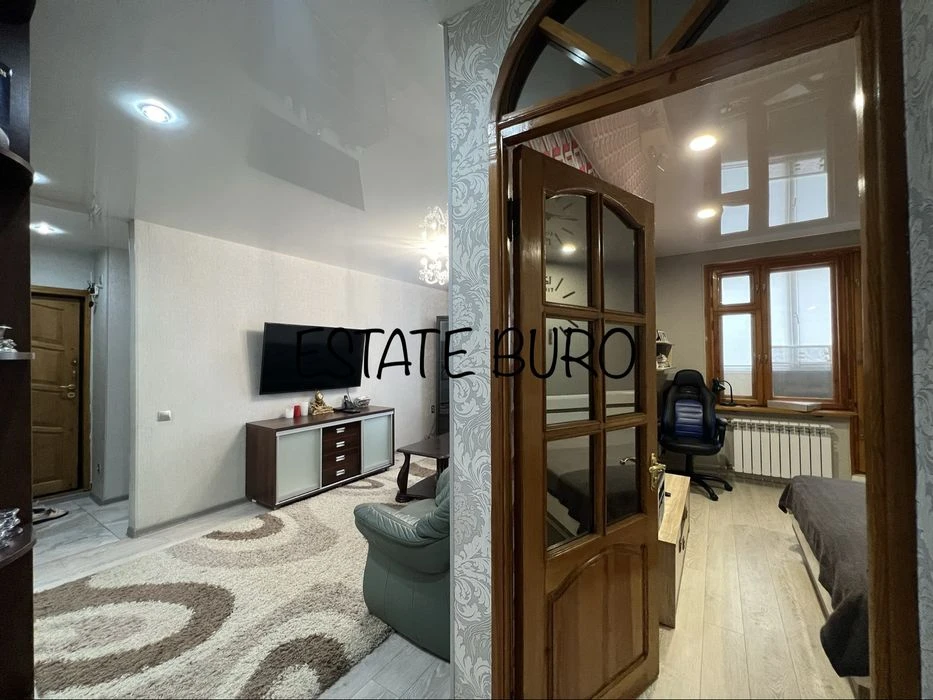 Продам 3 к. квартиру 67м2! 2 этаж /12 Полная комплектация! М