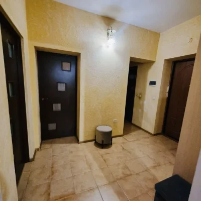 Простора 2-к квартира 81.7 м² з індивідуальним опаленням!Пор