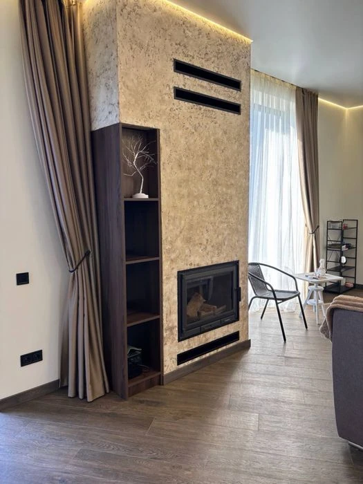 Продаж танхаусу з дизайнерським ремонтом у р-ні ТЦ Дастору