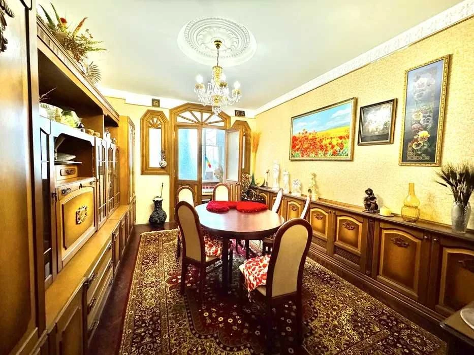 Продаж 4-кімнатної квартири в центрі міста | Площа 85м² | ву
