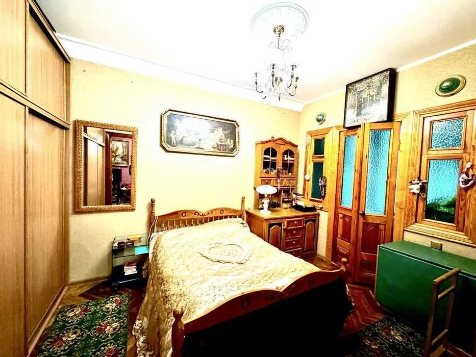 Продаж 4-кімнатної квартири в центрі міста | Площа 85м² | ву