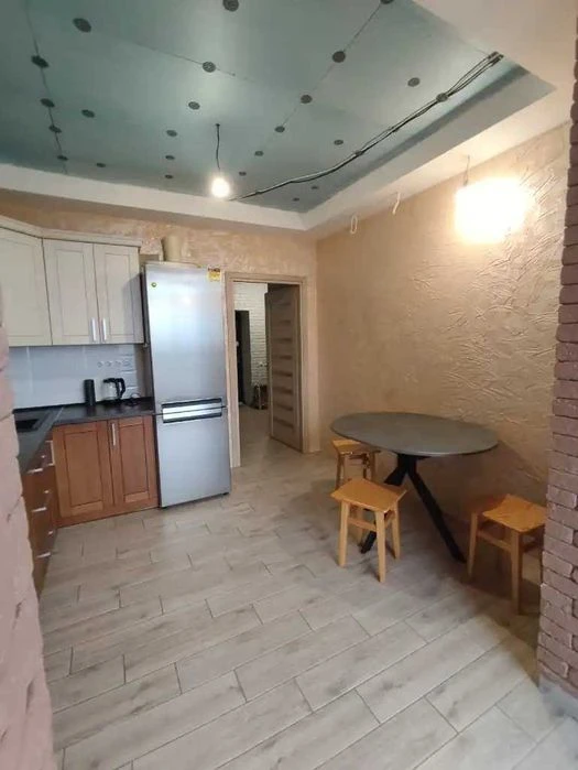 Продам видову 2к квартиру в ЖК Щасливий, Запоріжське шосе