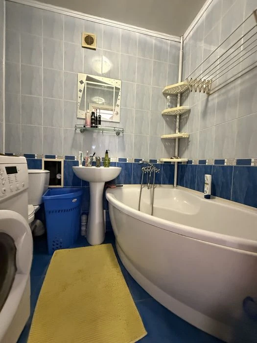 Продаж гарної 3к квартири в центрі міста.