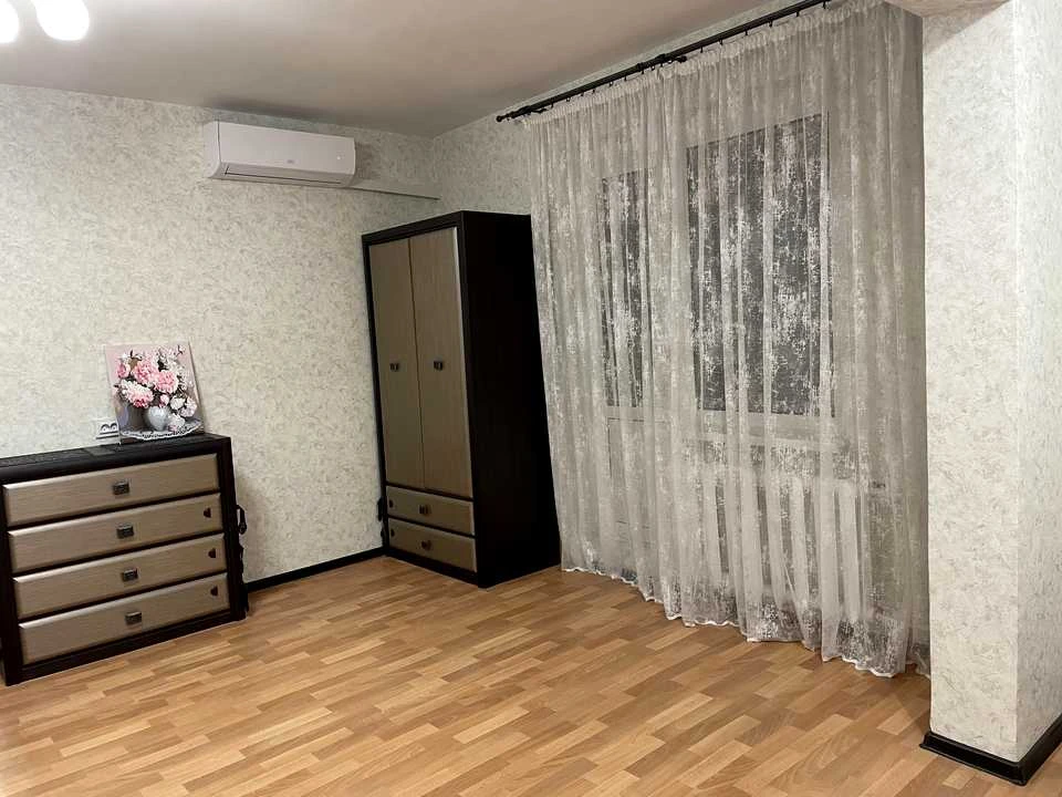 Квартира. Київ, Автозаводська вул.
