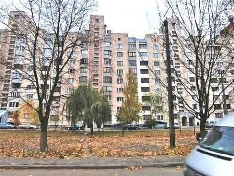 Продам 2к.квартиру пр.Леся Курбаса, 1-Б