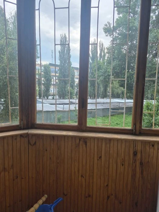 Продам 2к.квартиру пр.Леся Курбаса, 1-Б