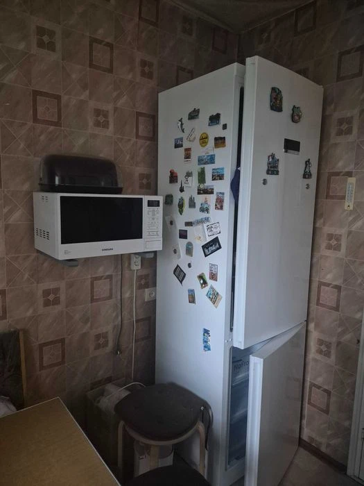 Продам 2к.квартиру пр.Леся Курбаса, 1-Б
