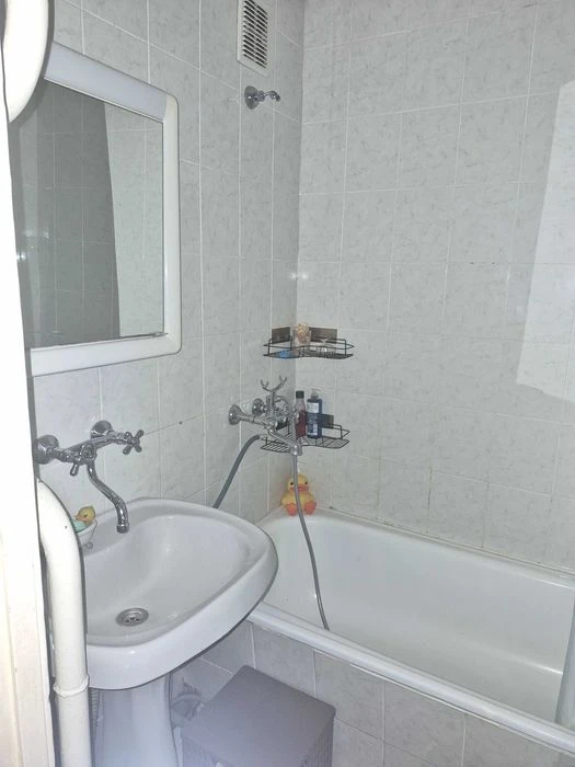 Продам 2к.квартиру пр.Леся Курбаса, 1-Б