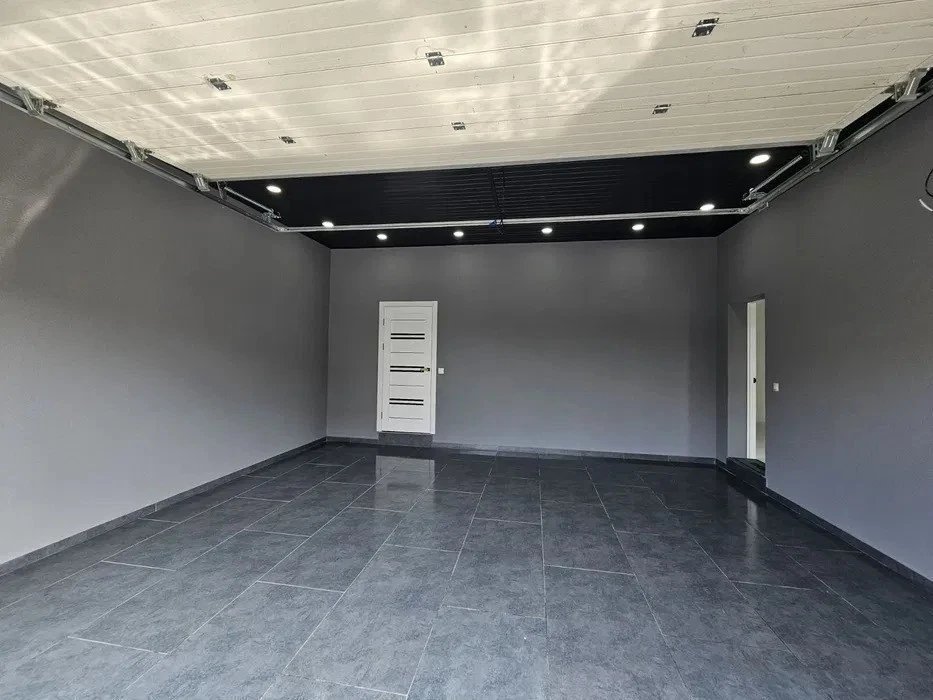 Оренда будинку 195 м², Святищенська вул.