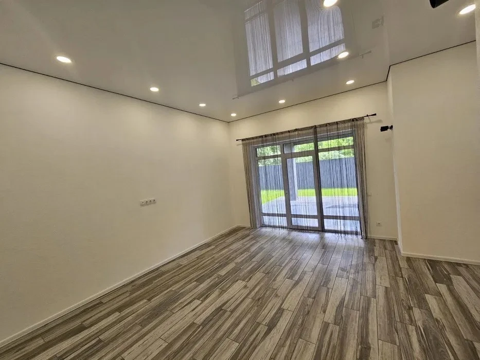 Оренда будинку 195 м², Святищенська вул.