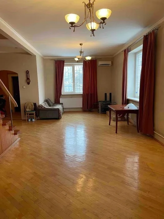 Оренда будинку 330 м², Харківське шосе