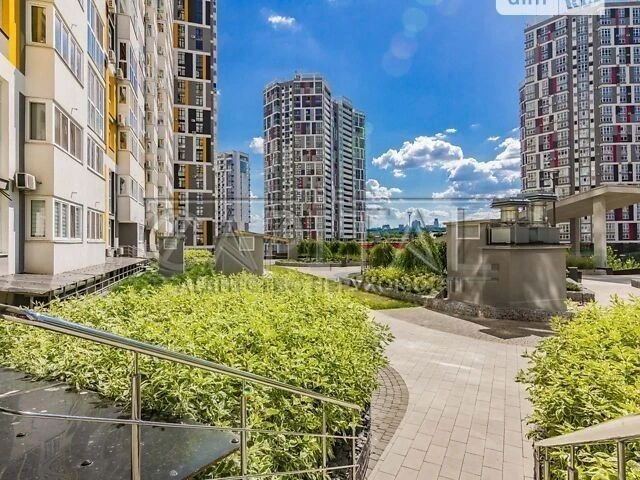 Продаж 1к квартири 60 кв. м на вул. Маланюка Євгенія 10 • ID