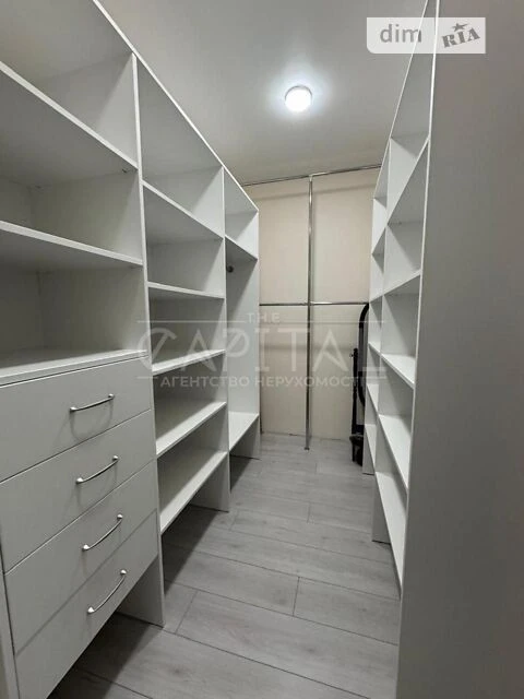 Продаж 1к квартири 60 кв. м на вул. Маланюка Євгенія 10 • ID
