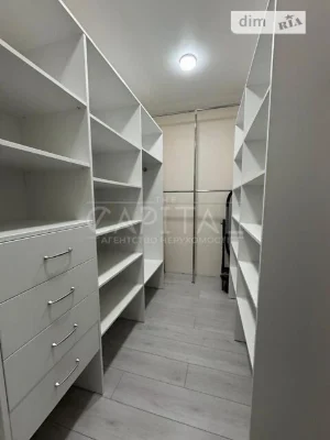 Продаж 1к квартири 60 кв. м на вул. Маланюка Євгенія 10 • ID