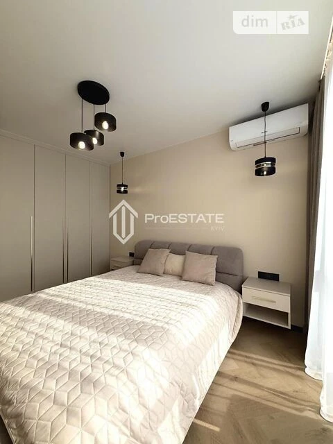 Продаж 2к квартири 71 кв. м на наб. Дніпровська 15Е • ID 348