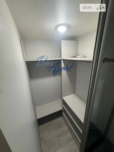 Продаж 5к квартири 35 кв. м на вул. Степана Рудницького 6Б •