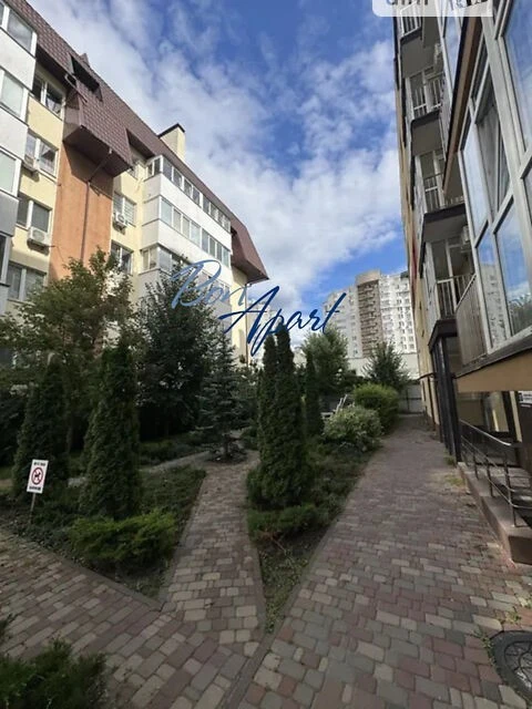 Продаж 5к квартири 35 кв. м на вул. Степана Рудницького 6Б •