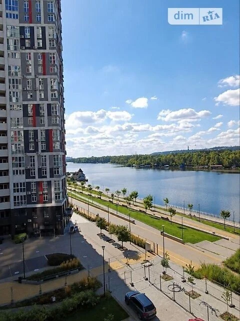 Продаж 2к квартири 64 кв. м на вул. Микільсько-Слобідська 17
