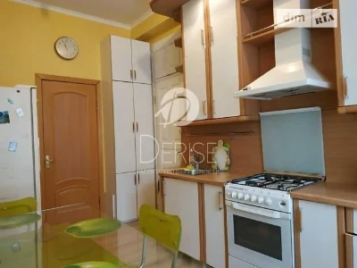 Продаж 3к квартири 68 кв. м на вул. Малопідвальна 4 • ID 348