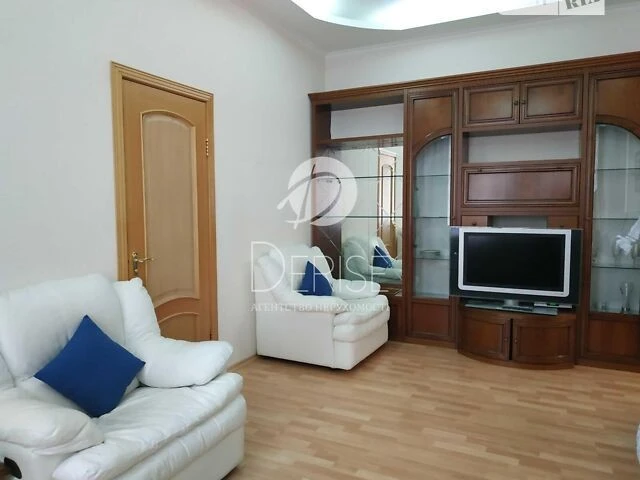 Продаж 3к квартири 68 кв. м на вул. Малопідвальна 4 • ID 348