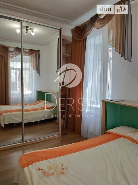 Продаж 3к квартири 68 кв. м на вул. Малопідвальна 4 • ID 348