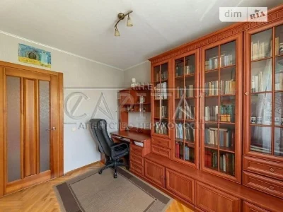 Продаж 4к квартири 80 кв. м на вул. пр-т Берестейський 146/2