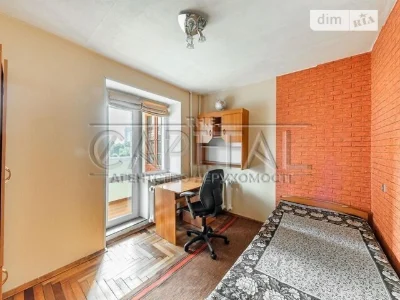 Продаж 4к квартири 80 кв. м на вул. пр-т Берестейський 146/2
