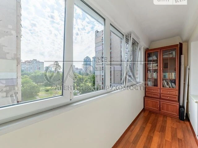 Продаж 4к квартири 80 кв. м на вул. пр-т Берестейський 146/2